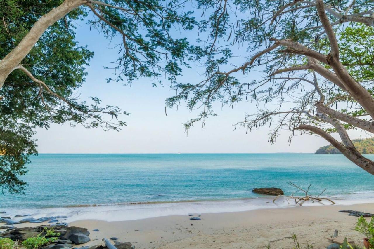 Koh Sirey Beachfront Pool Villa Phuket Εξωτερικό φωτογραφία