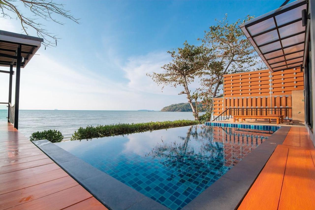 Koh Sirey Beachfront Pool Villa Phuket Εξωτερικό φωτογραφία