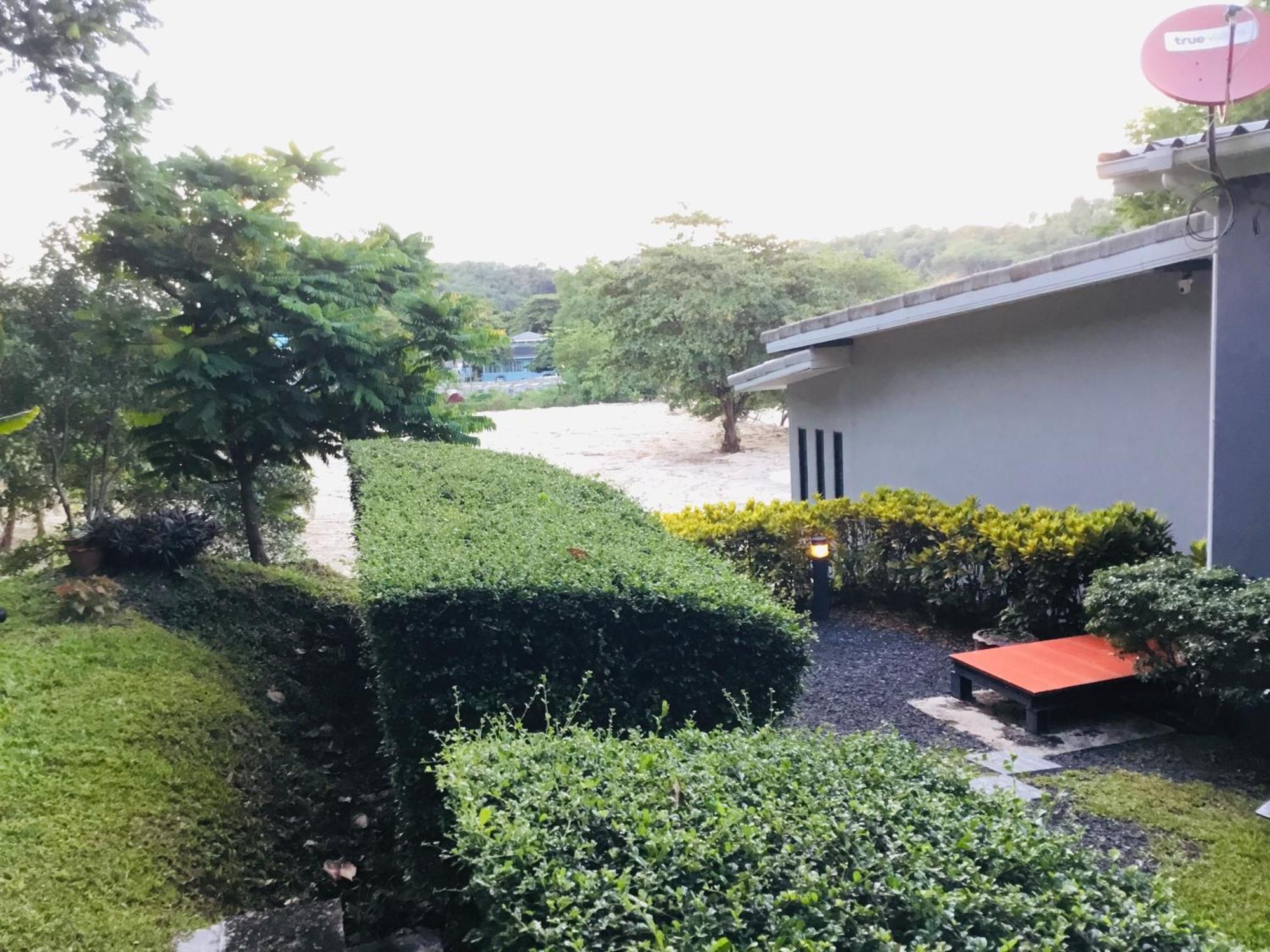 Koh Sirey Beachfront Pool Villa Phuket Εξωτερικό φωτογραφία